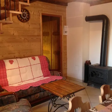 Le De La Pat Apartman *