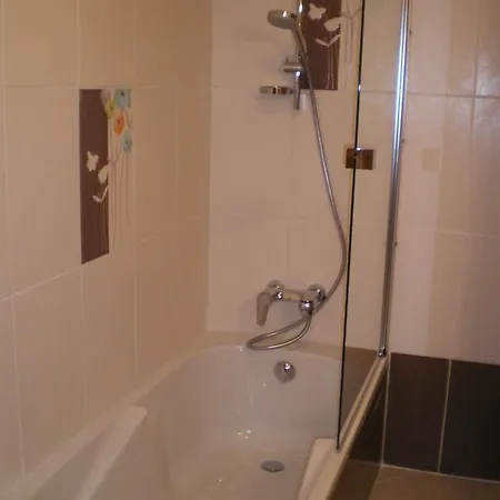 Le De La Pat Apartman
